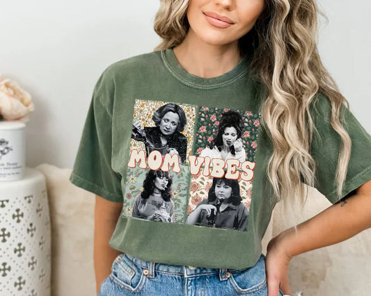 Mom Vibes - Tee
