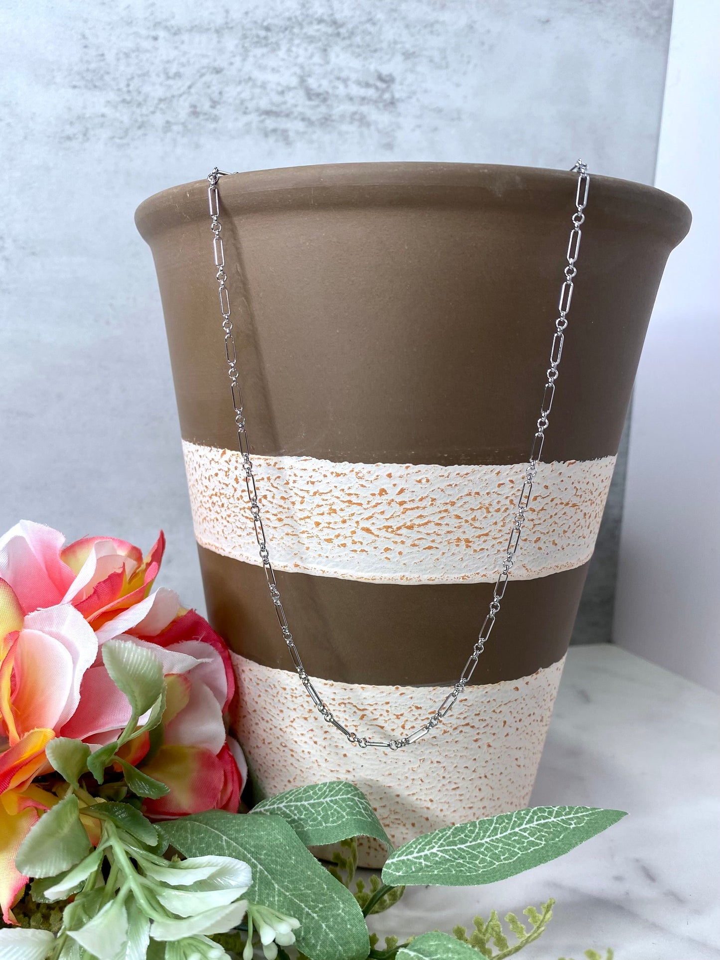 Dainty Oval Chain Link Necklace in Silver