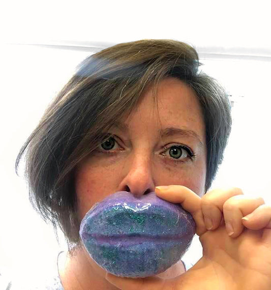 Jumbo Saucy Lip Bath Bombs