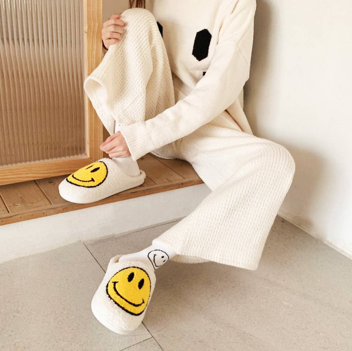 Smiley Face Slippers - White