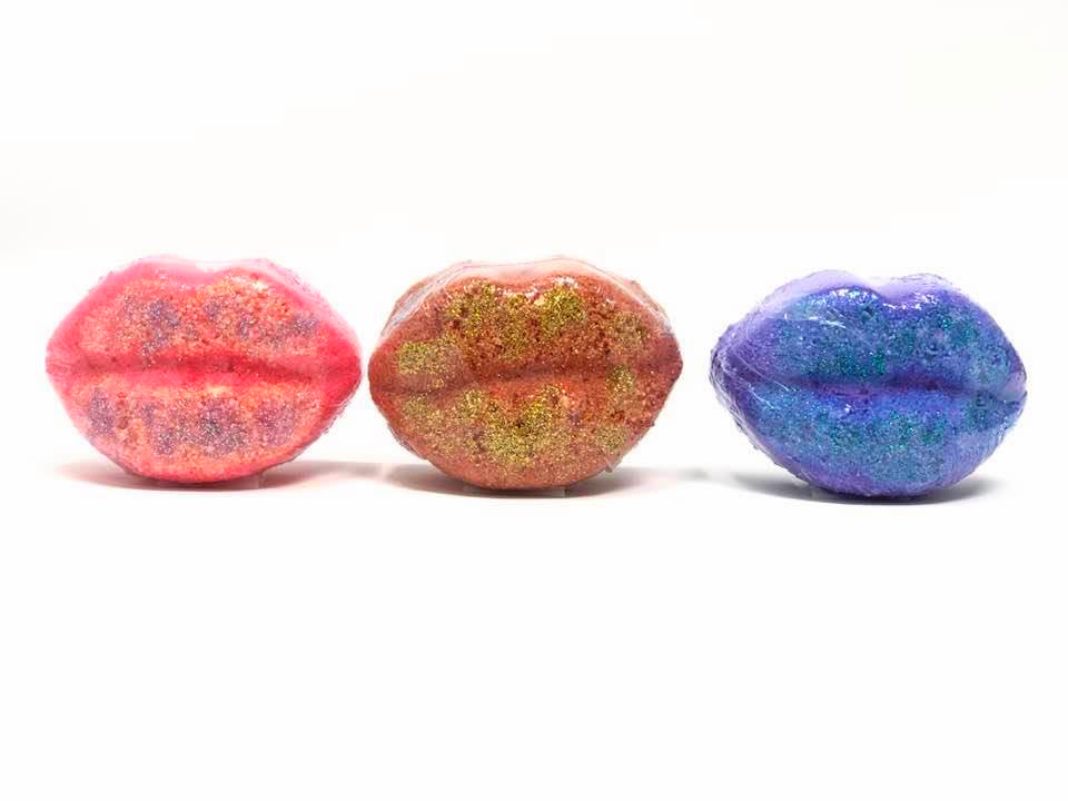 Jumbo Saucy Lip Bath Bombs