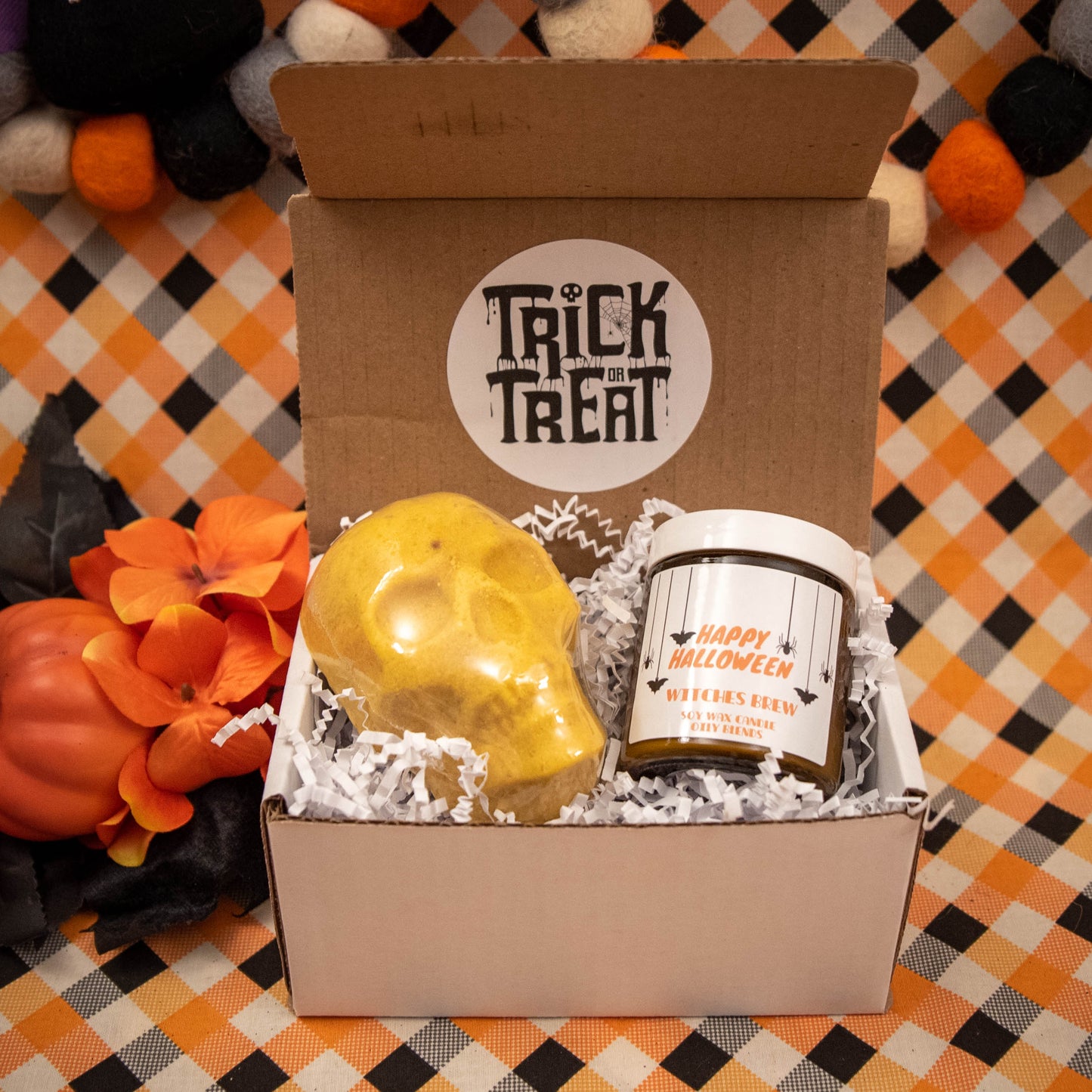 Halloween Gift Box with Candle and Skull Bath Bomb