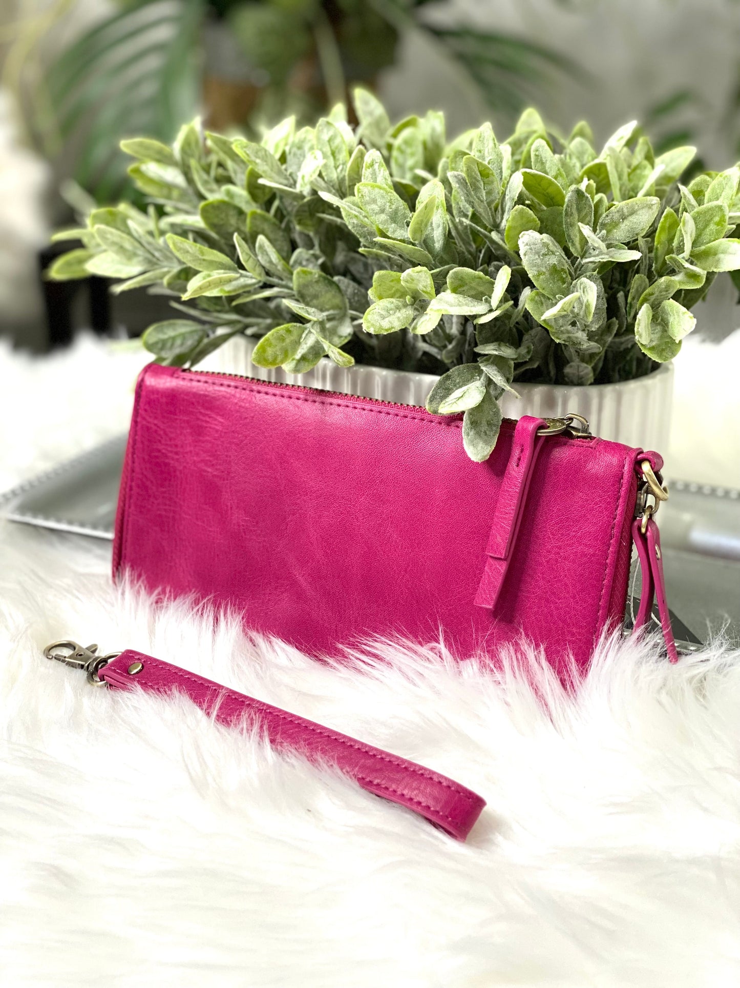 Chloe Wristlet/Wallet in Orchid