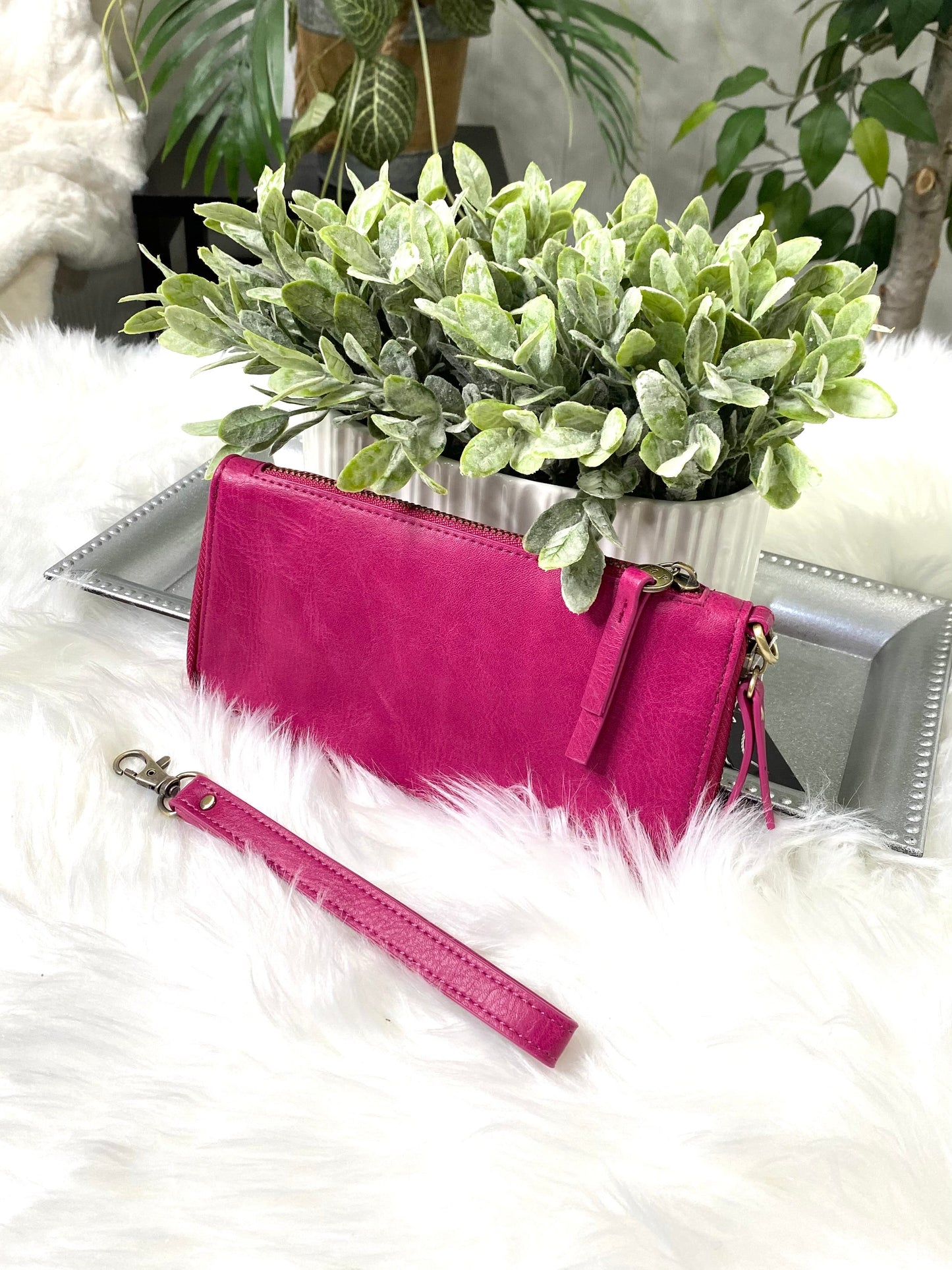 Chloe Wristlet/Wallet in Orchid