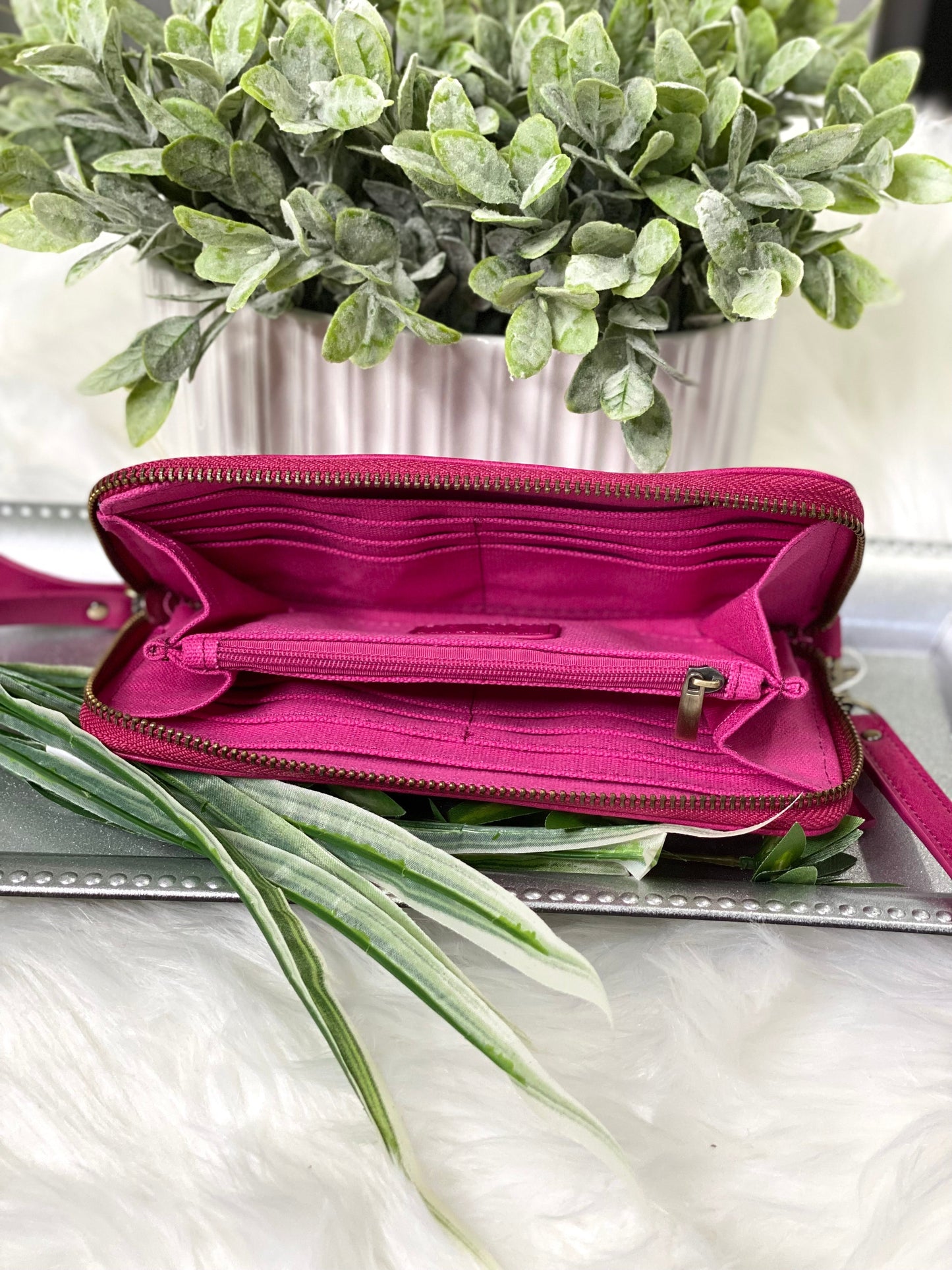 Chloe Wristlet/Wallet in Orchid