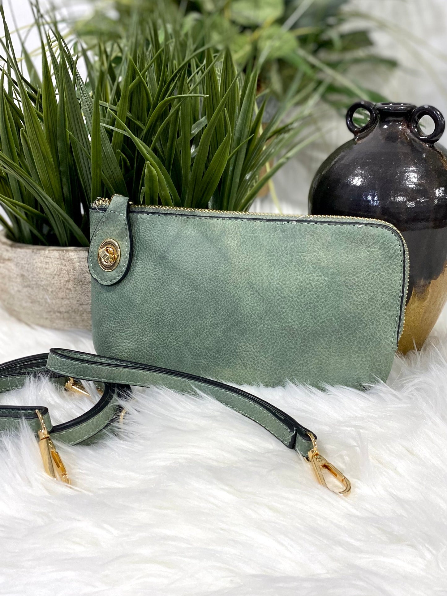 Kendall Twist Lock Crossbody/Wristlet in Jade