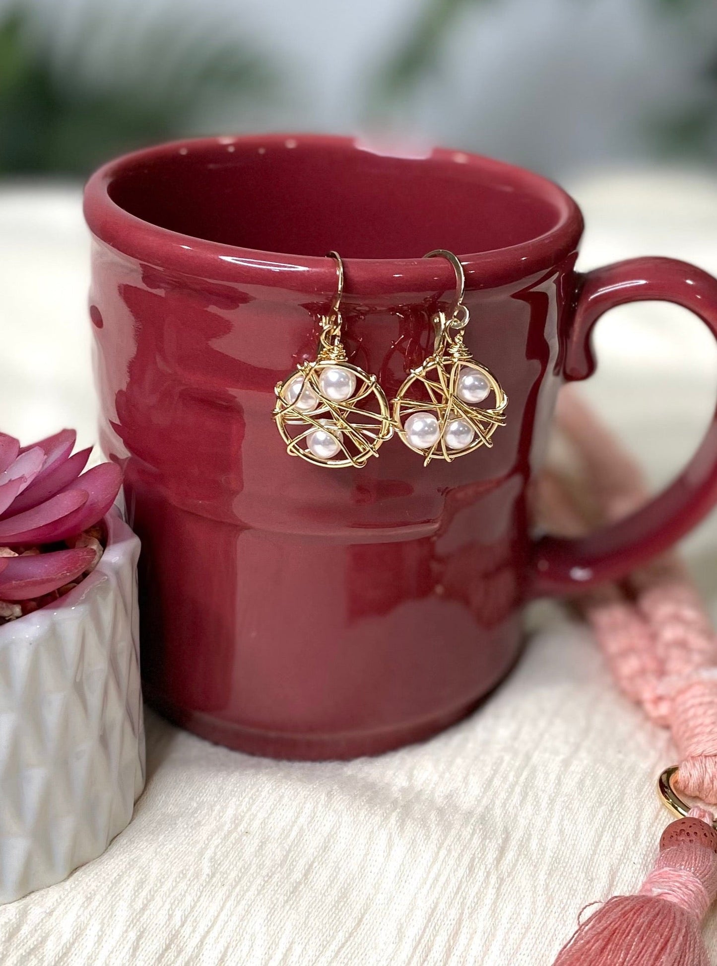 Dreamcatcher w/ Pearl Earrings - Gold