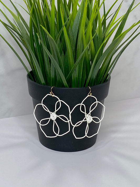 Open Wired Flower Earring - Cream