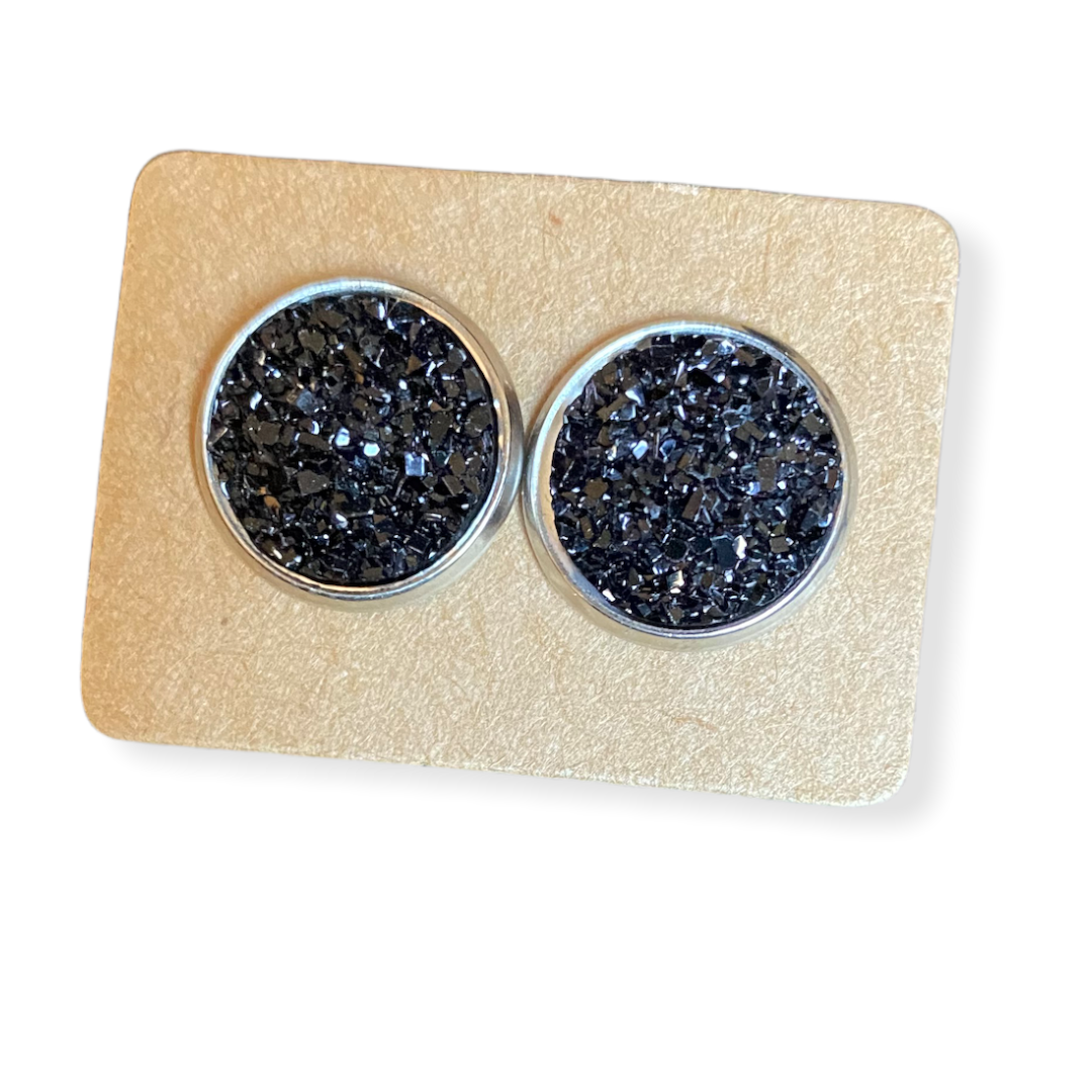 Placed Round Stud Earrings