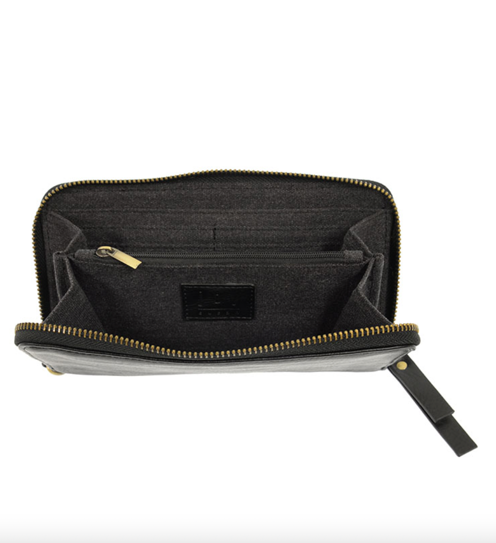 Chloe Wristlet/Wallet in Black